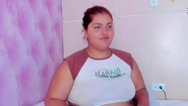 TaniaBellini online show from March 12, 2025, 3:40 pm