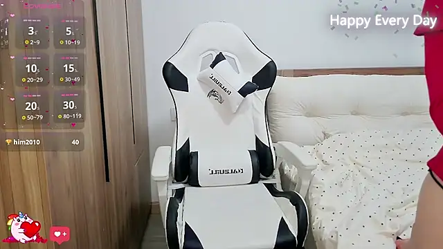 Snapshot of SlewVirus chatting on September 23, 2025, 5:20 pm SlewVirus online show from September 23, 2025, 5:20 pm