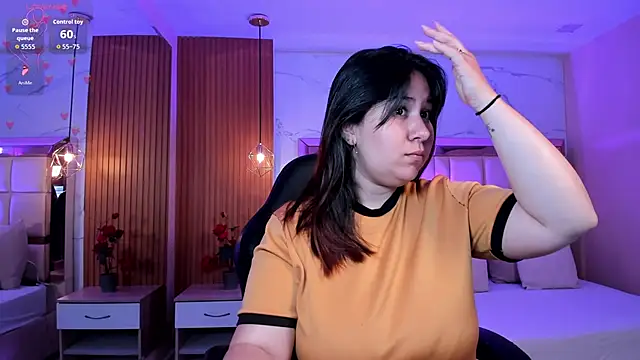 Snapshot of zoes_milee chatting on February 20, 2026, 11:56 am zoes milee online show from February 20, 2026, 11:56 am