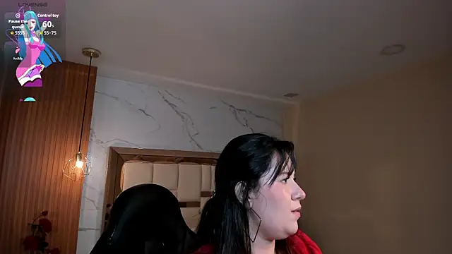 Snapshot of zoes_milee chatting on January 15, 2026, 11:46 am zoes milee online show from January 15, 2026, 11:46 am