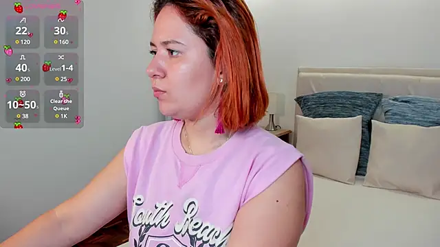 Snapshot of zoes_milee chatting on February 11, 2025, 11:20 am zoes milee online show from February 11, 2025, 11:20 am