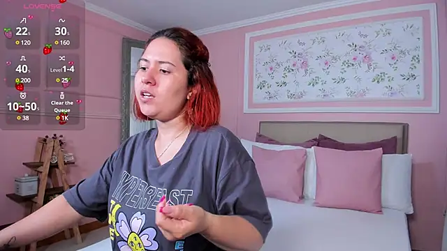 Snapshot of zoes_milee chatting on February 28, 2025, 11:14 am zoes milee online show from February 28, 2025, 11:14 am
