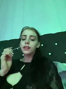 Snapshot of VioletxBlue chatting on January 14, 2025, 7:11 pm VioletxBlue online show from January 14, 2025, 7:11 pm