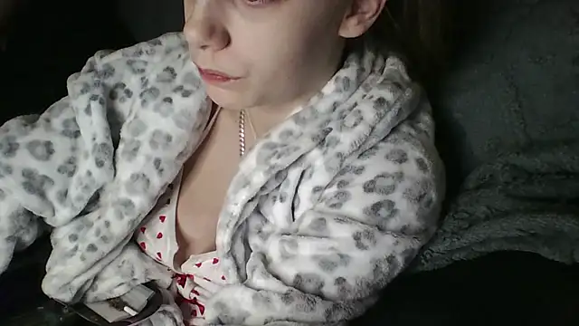 Snapshot of VioletxBlue chatting on January 13, 2026, 9:30 pm VioletxBlue online show from January 13, 2026, 9:30 pm