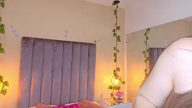 Snapshot of Dahlia_Rousse chatting on March 21, 2026, 8:30 am Dahlia Rousse online show from March 21, 2026, 8:30 am