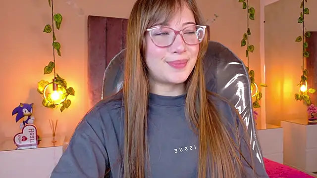 Snapshot of Dahlia_Rousse chatting on July 1, 2026, 5:08 am Dahlia Rousse online show from July 1, 2026, 5:08 am