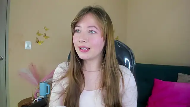 Snapshot of Dahlia_Rousse chatting on March 4, 2026, 7:05 am Dahlia Rousse online show from March 4, 2026, 7:05 am