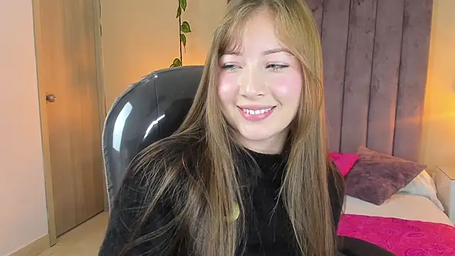 Snapshot of Dahlia_Rousse chatting on December 18, 2025, 7:02 am Dahlia Rousse online show from December 18, 2025, 7:02 am