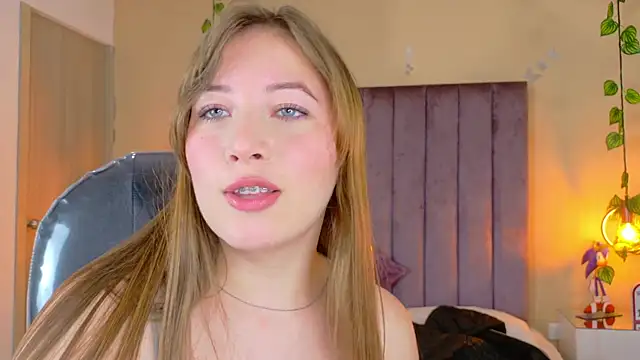 Snapshot of Dahlia_Rousse chatting on April 14, 2026, 2:27 am Dahlia Rousse online show from April 14, 2026, 2:27 am