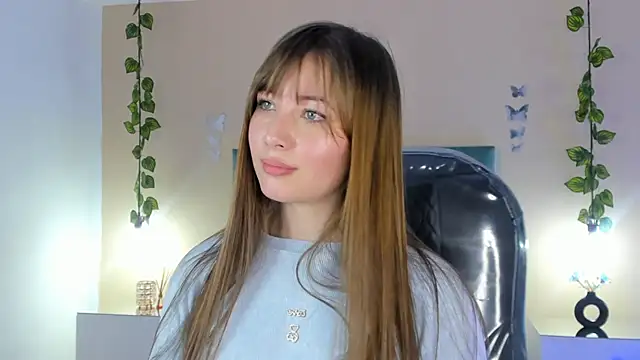 Snapshot of Dahlia_Rousse chatting on April 2, 2026, 11:00 pm Dahlia Rousse online show from April 2, 2026, 11:00 pm