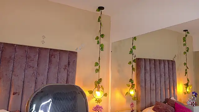 Snapshot of Dahlia_Rousse chatting on February 18, 2026, 7:28 am Dahlia Rousse online show from February 18, 2026, 7:28 am