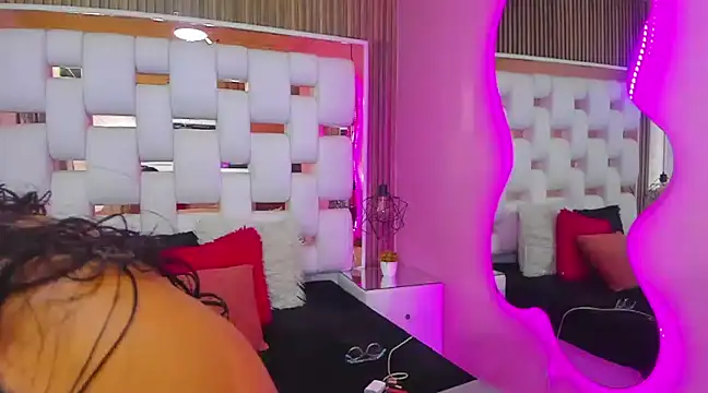 SolEvanss online show from March 19, 2025, 1:29 pm