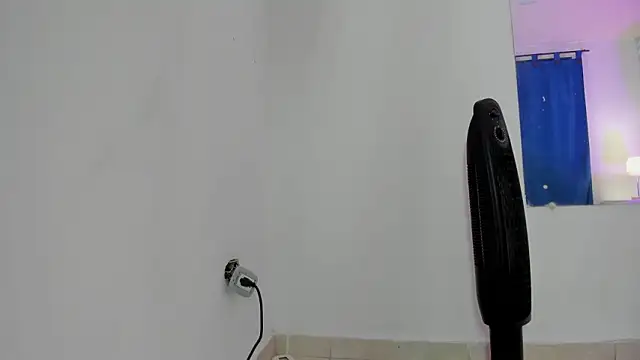 SalomeSimonz online show from March 22, 2026, 2:40 pm