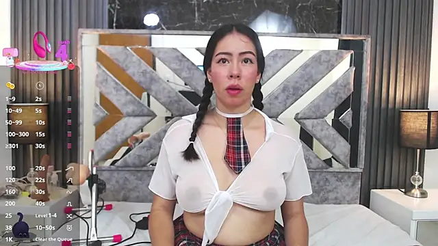 SalomeSimonz online show from November 7, 2025, 8:13 pm