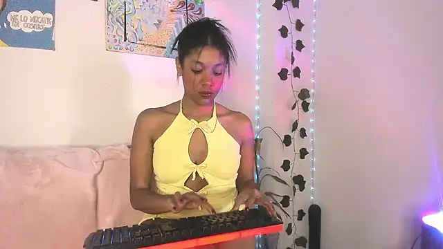 ElectraaJoness online show from May 14, 2026, 1:52 pm