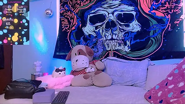 Snapshot of Mattilda_18 chatting on September 16, 2025, 9:27 pm Mattilda 18 online show from September 16, 2025, 9:27 pm