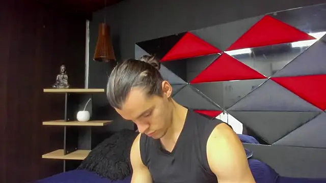 Snapshot of maxi_styles chatting on February 6, 2026, 12:01 pm maxi styles online show from February 6, 2026, 12:01 pm