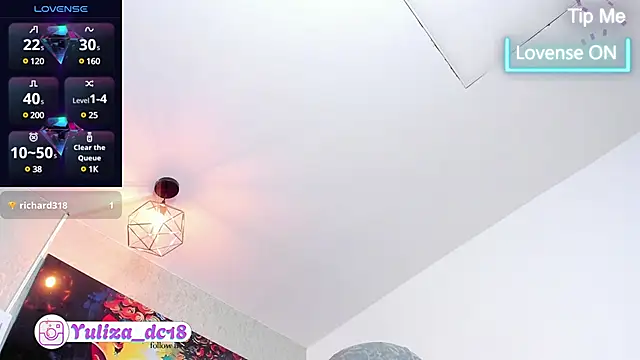 Snapshot of Luxury_Woman chatting on March 7, 2025, 10:21 pm Luxury Woman online show from March 7, 2025, 10:21 pm