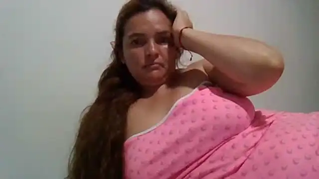 squirtlatinx online show from December 19, 2025, 1:31 am