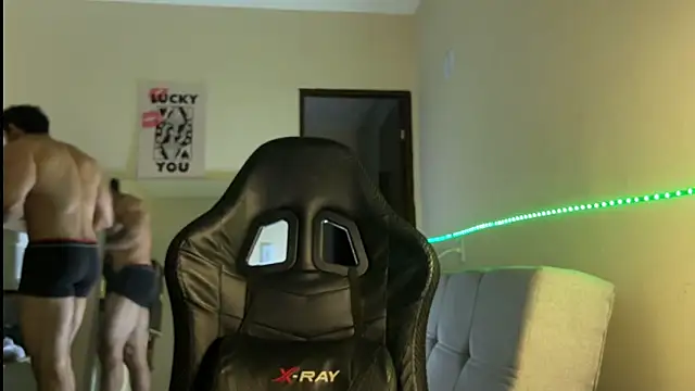 Snapshot of Lucasfit24 chatting on April 9, 2026, 12:23 am Lucasfit24 online show from April 9, 2026, 12:23 am