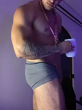 Snapshot of Lucasfit24 chatting on March 5, 2025, 11:38 pm Lucasfit24 online show from March 5, 2025, 11:38 pm