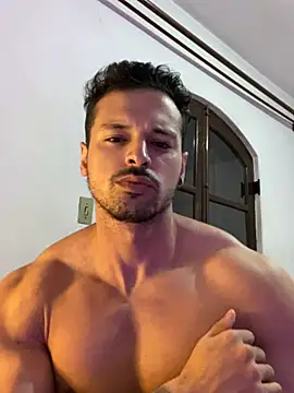 Snapshot of Lucasfit24 chatting on March 18, 2025, 11:20 pm Lucasfit24 online show from March 18, 2025, 11:20 pm