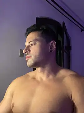 Snapshot of Lucasfit24 chatting on March 4, 2025, 11:43 pm Lucasfit24 online show from March 4, 2025, 11:43 pm