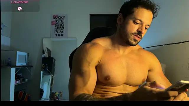 Snapshot of Lucasfit24 chatting on March 4, 2026, 12:18 am Lucasfit24 online show from March 4, 2026, 12:18 am