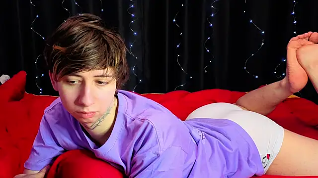 Snapshot of Timothy_Fox chatting on October 14, 2025, 2:23 am Timothy Fox online show from October 14, 2025, 2:23 am