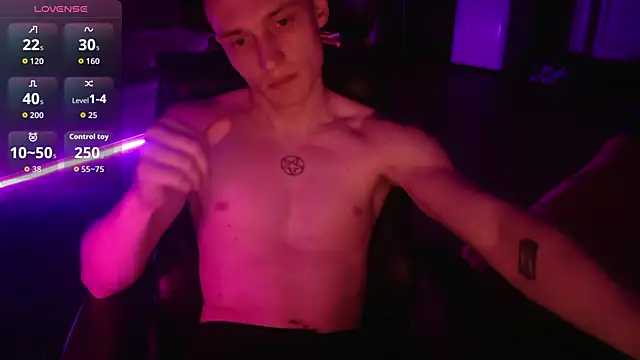 Snapshot of johnny_positive chatting on April 7, 2026, 6:32 pm johnny positive online show from April 7, 2026, 6:32 pm