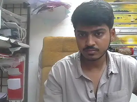 cute modell online show from May 18, 2026, 1:16 pm