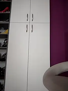 Akemi rossi online show from October 25, 2025, 12:04 pm