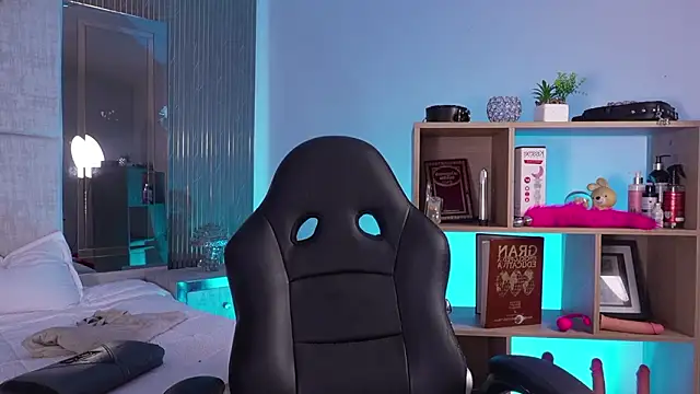 Snapshot of CleeoAdams_ chatting on March 24, 2026, 5:07 am CleeoAdams online show from March 24, 2026, 5:07 am