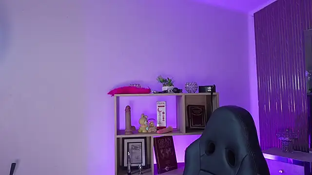 Snapshot of CleeoAdams_ chatting on April 2, 2026, 5:03 am CleeoAdams online show from April 2, 2026, 5:03 am