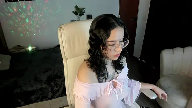 Renaxi Smith online show from September 13, 2025, 7:14 pm