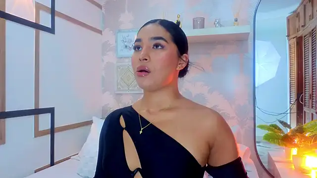 Snapshot of CharlotteGraay chatting on May 22, 2026, 7:45 pm CharlotteGraay online show from May 22, 2026, 7:45 pm