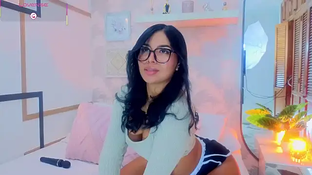 Snapshot of CharlotteGraay chatting on May 26, 2026, 7:45 pm CharlotteGraay online show from May 26, 2026, 7:45 pm