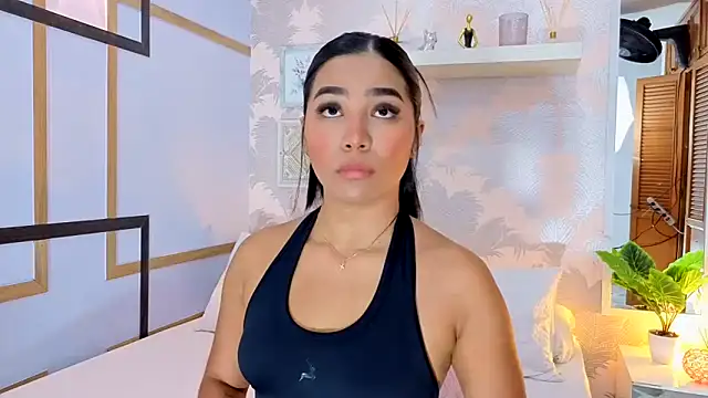 CharlotteGraay online show from November 19, 2025, 7:36 pm