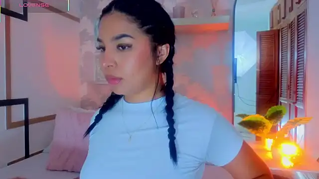 Snapshot of CharlotteGraay chatting on May 28, 2026, 7:42 pm CharlotteGraay online show from May 28, 2026, 7:42 pm