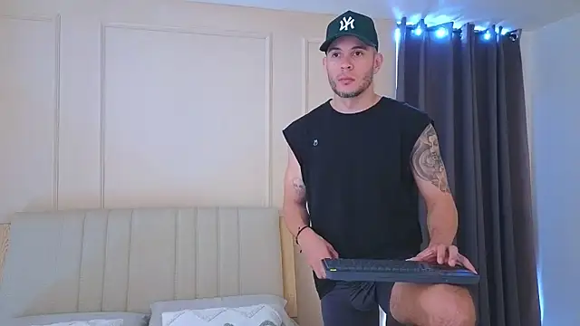 Snapshot of mr_danni chatting on June 26, 2026, 7:09 pm mr danni online show from June 26, 2026, 7:09 pm