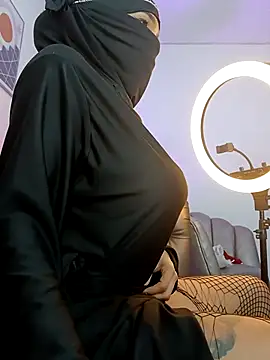 Snapshot of azahara_faraah chatting on October 13, 2025, 6:20 pm azahara faraah online show from October 13, 2025, 6:20 pm