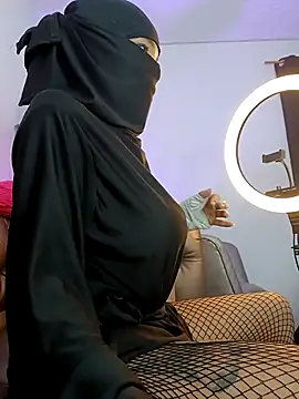 Snapshot of azahara_faraah chatting on September 25, 2025, 4:13 pm azahara faraah online show from September 25, 2025, 4:13 pm