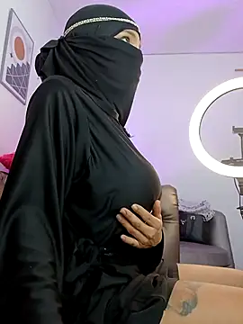 Snapshot of azahara_faraah chatting on October 28, 2025, 3:00 pm azahara faraah online show from October 28, 2025, 3:00 pm