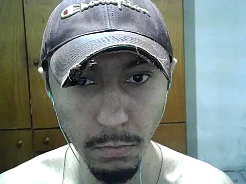 Snapshot of michel1520 chatting on October 18, 2025, 5:48 pm michel1520 online show from October 18, 2025, 5:48 pm