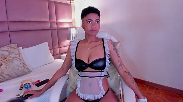 Snapshot of LuciaWallace chatting on March 6, 2025, 11:31 pm LuciaWallace online show from March 6, 2025, 11:31 pm