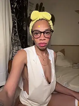 Snapshot of goddesskash chatting on December 21, 2025, 5:20 am goddesskash online show from December 21, 2025, 5:20 am