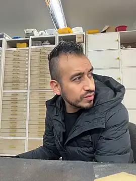 Snapshot of leonardohot1987 chatting on November 24, 2025, 8:53 pm leonardohot1987 online show from November 24, 2025, 8:53 pm