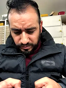 Snapshot of leonardohot1987 chatting on January 6, 2026, 5:39 pm leonardohot1987 online show from January 6, 2026, 5:39 pm