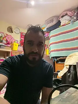 Snapshot of leonardohot1987 chatting on January 24, 2025, 2:28 am leonardohot1987 online show from January 24, 2025, 2:28 am