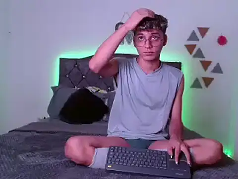 Snapshot of andrew_willyams chatting on January 14, 2025, 7:11 pm andrew willyams online show from January 14, 2025, 7:11 pm